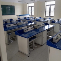 Bàn thí nghiệm học sinh 